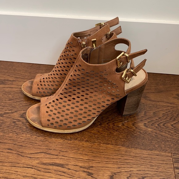 Steve Madden 8 Block Heel - Picture 1 of 5